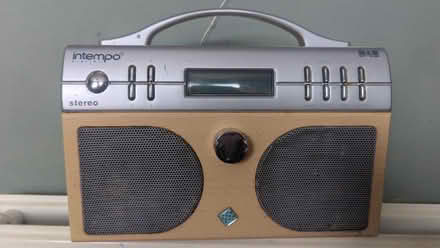 Photo of free DAB radio works fine needs 9v adapter lead (Wavertree L8) #1
