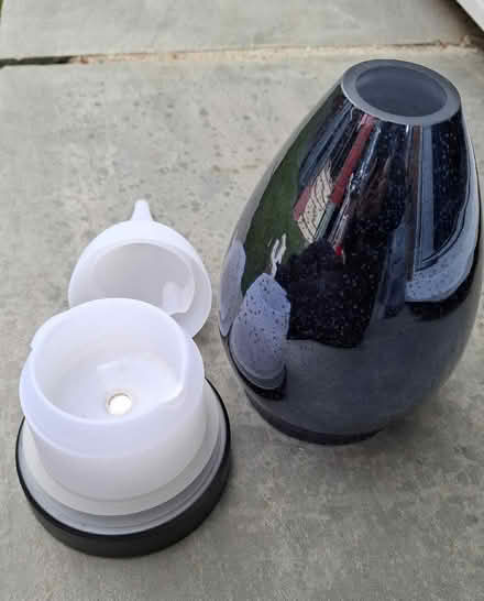 Photo of free Scentsy electric lamp and oil diffuser in one (Boughton Monchelsea ME17) #4