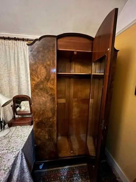 Photo of free wardrobe: walnut veneer. Antique (early 1930s) (Northwood HA6) #2