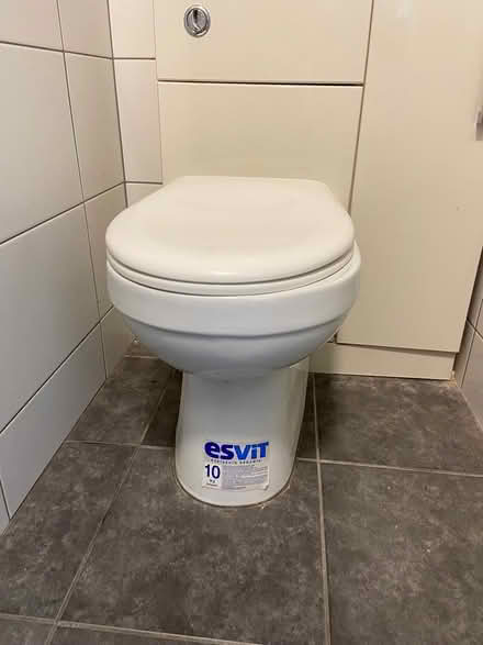 Photo of free Loo and sink (W12) #1