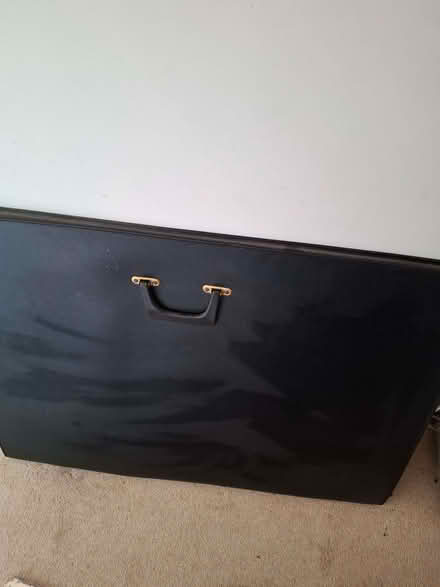 Photo of free art folder Large (Allington NG32) #1