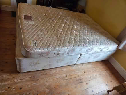 Photo of free Kind size bed and mattress (Oxford OX4) #2