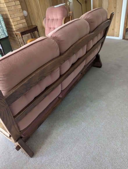 Photo of free solid oak frame dusty pink cushions. (Albrighton WV7) #3