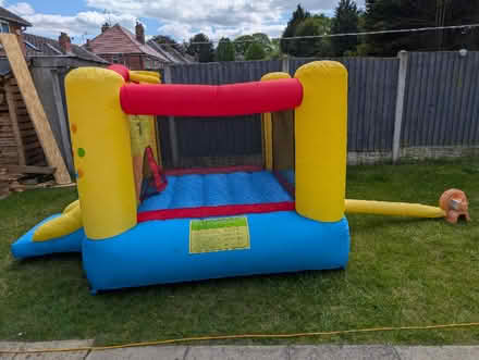 Photo of free Toddler Bouncy Castle (De24 0ge) #2
