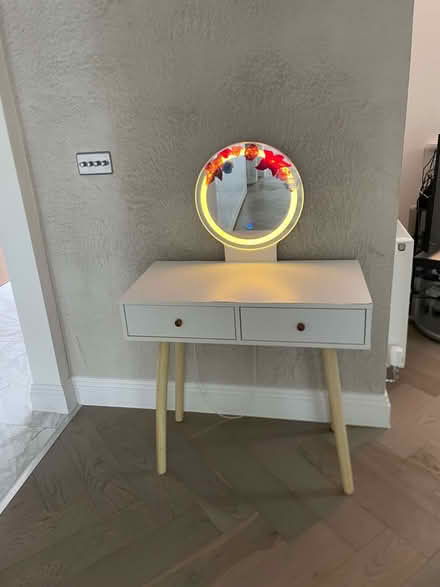 Photo of free mini kids dresser led mirror (Hinchley Wood KT10) #1