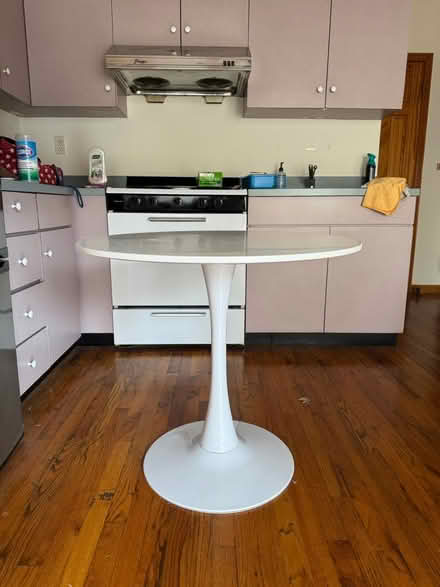 Photo of free White Kitchen Table (Lower East Side) #1