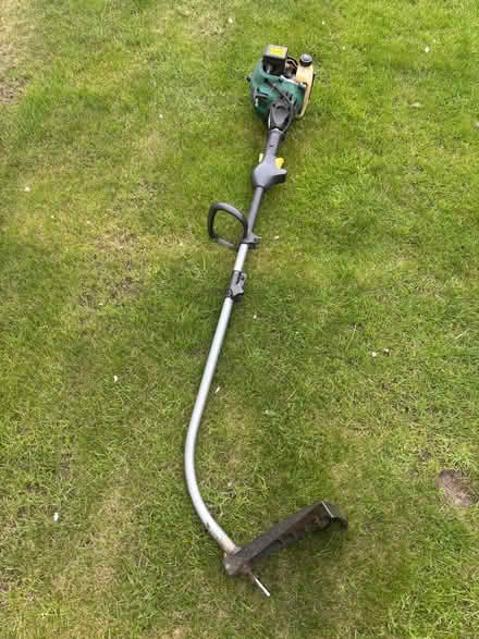 Photo of free Strimmer, petrol (West Ferry DD5) #3