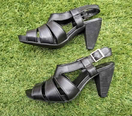 Photo of free Womens black size 4 sandals (Boughton Monchelsea ME17) #3