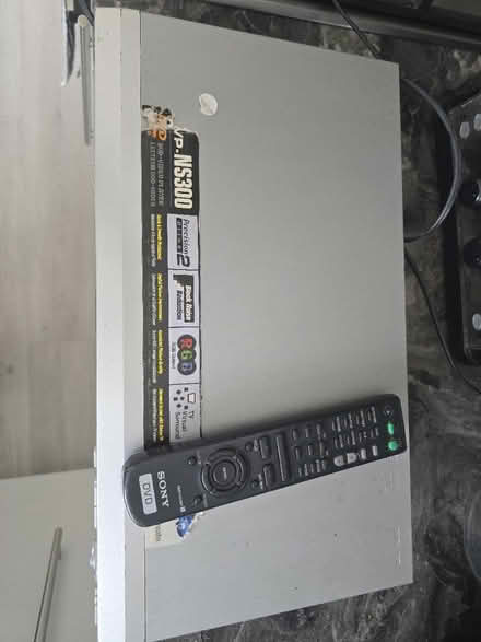 Photo of free Sony DVD player with remote (UB1 southall) #4