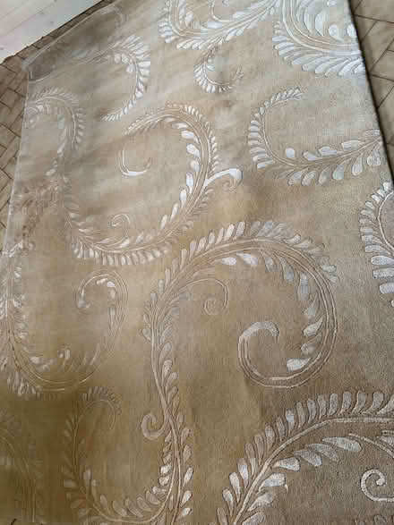 Photo of free Laura Ashley Claverton Rug 234 x 168cm (Churchstoke SY15) #1