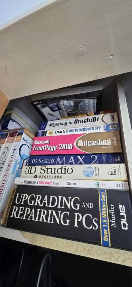 Photo of free Computer books (Barking IG11) #1