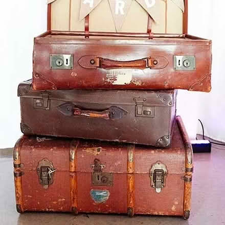 Photo of Antique suitcase (Stepney E1) #1