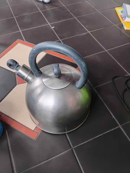 Photo of free Kettle (Dumbarton road La13bx) #1
