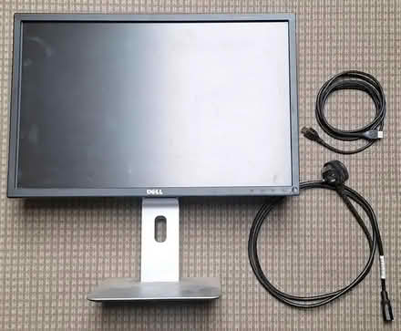 Photo of free 22" computer monitor, kettle lead and HDMI cable (Falmouth TR11) #1