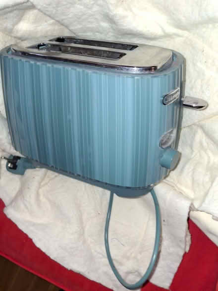 Photo of free DeLonghi toaster (Burwash TN19) #2
