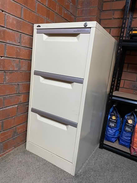 Photo of free Filing cabinet - 3 drawer (Bundoora 3083) #1