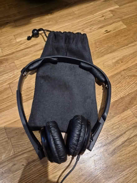 Photo of free Seinheiser ear phones (Barnes) #1