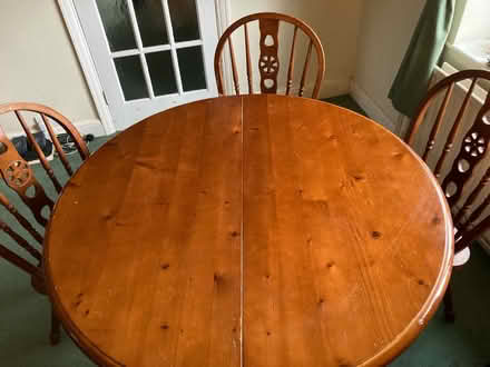 Photo of free Extending dining table & 4 chairs (Banstead, near High Street) #1