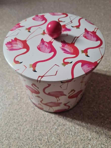 Photo of free Tin with flamingos (Barton OX3) #1