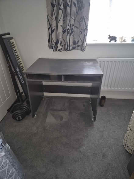 Photo of free Desk (SG17) #1
