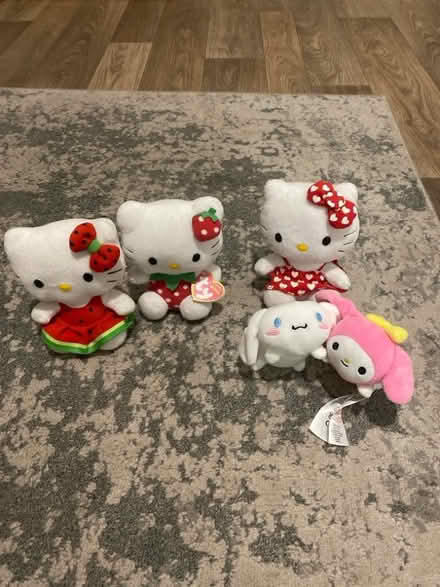 Photo of free Hello kitty x3 and her 2 friends (Whins of Milton FK7) #1