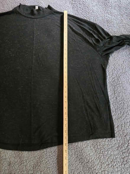 Photo of free Black w/ Gold Long Sleeve Shirt 3X (West 7th) #4