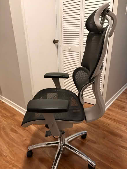 Photo of free Desk Chair (Don Mills and Finch area) #3