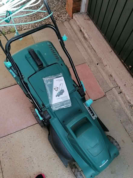 Photo of free Lawnmower - doesn't work (Alexandra Park M16) #3