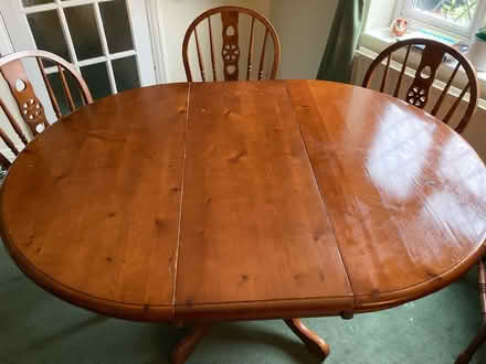 Photo of free Extending dining table & 4 chairs (Banstead, near High Street) #4