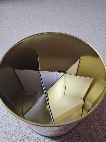 Photo of free Tin with flamingos (Barton OX3) #2