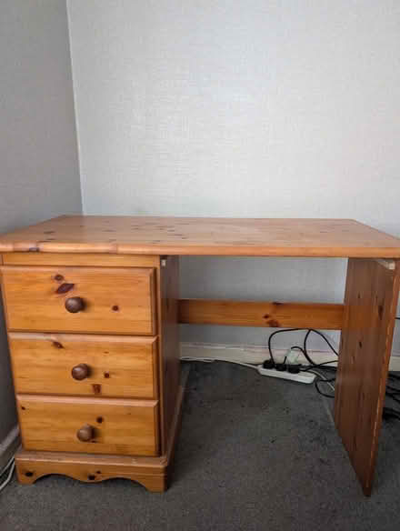 Photo of free Desk (Bacon's End B36) #1