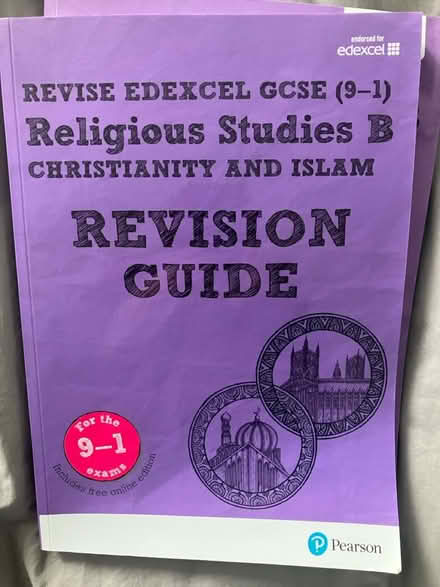 Photo of free GCSE revision guides (SW20) #2