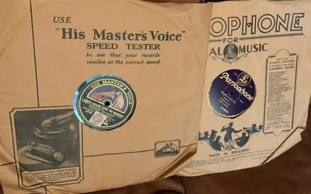 Photo of Old portable gramophone player (Chalker's Corner SW14) #1