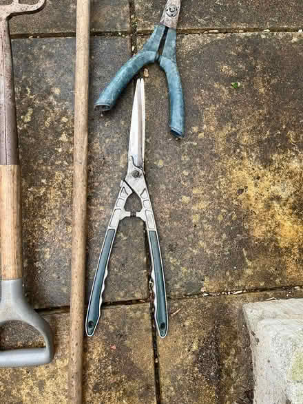 Photo of free some old garden tools (Kentwood RG30) #4