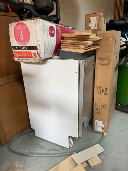 Photo of free Integrated dishwasher (Weston on the Green) #1