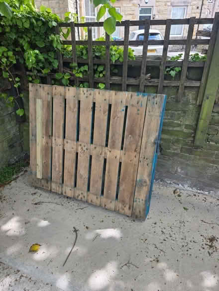 Photo of free Crate (Harrogate HG1) #1
