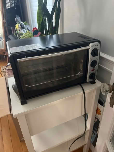 Photo of free Mini oven/toaster (Woburn) #1