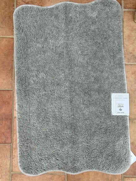 Photo of free Bath mat (CT5) #1
