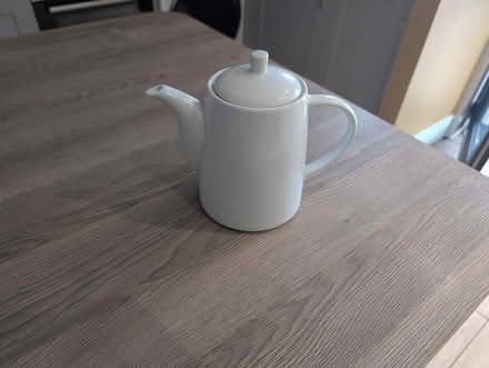 Photo of free White tea pot (Arlesey SG15) #1