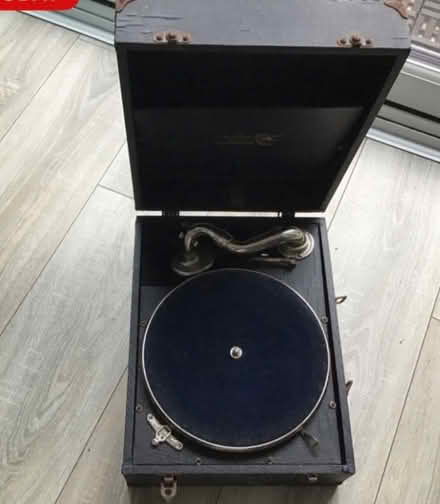 Photo of Old portable gramophone player (Chalker's Corner SW14) #3