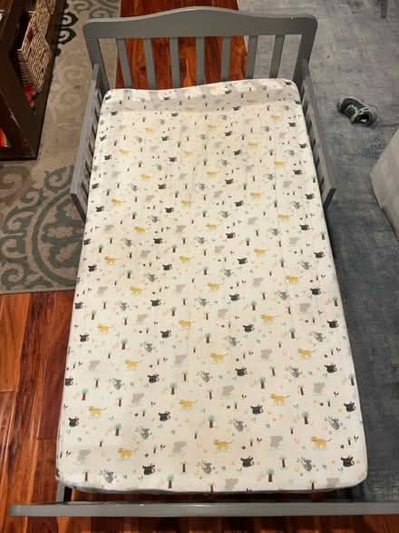 Photo of free Toddler bed with mattress and sheet (Woodside plaza area) #1