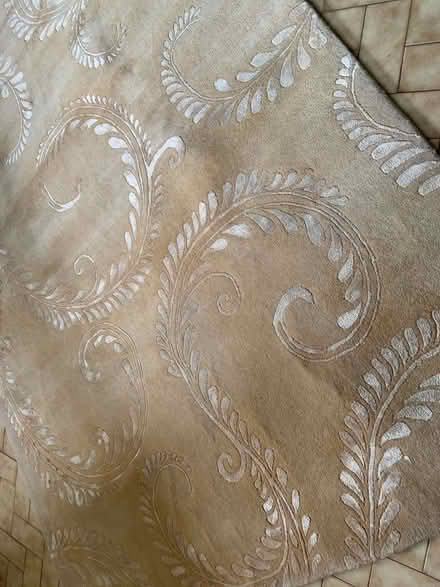 Photo of free Laura Ashley Claverton Rug 234 x 168cm (Churchstoke SY15) #2