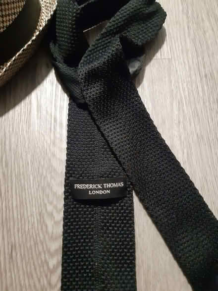 Photo of free Vintage style hat + 1970s style retro slim tie :) (Gilmerton EH17) #1