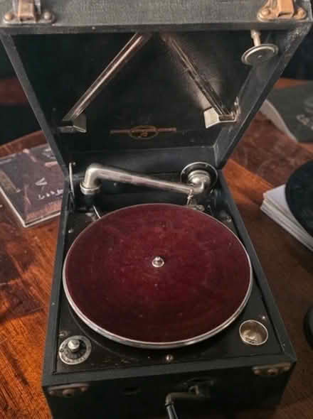 Photo of Old portable gramophone player (Chalker's Corner SW14) #2
