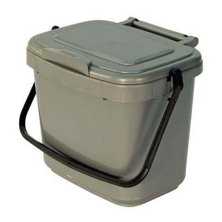 Photo of Kitchen food waste caddy (Tufnell Park N19) #1