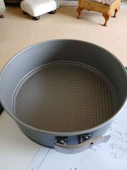 Photo of free Loose Bottom Cake Tin (Minster Lovell OX29) #1