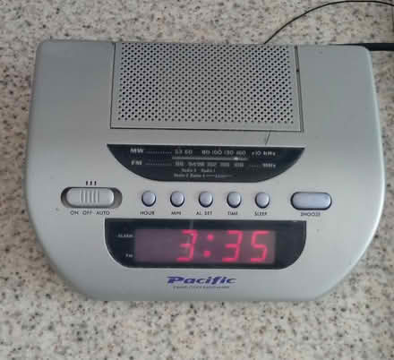Photo of free Clock Radio Alarm (east twickenham) #1