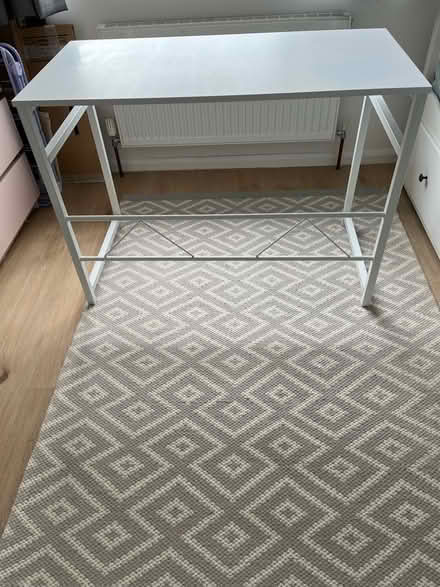 Photo of free White Amazon desk (Bilton HG1) #1