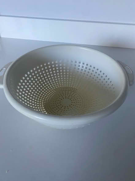 Photo of free Plastic colander (Heswall CH60) #1