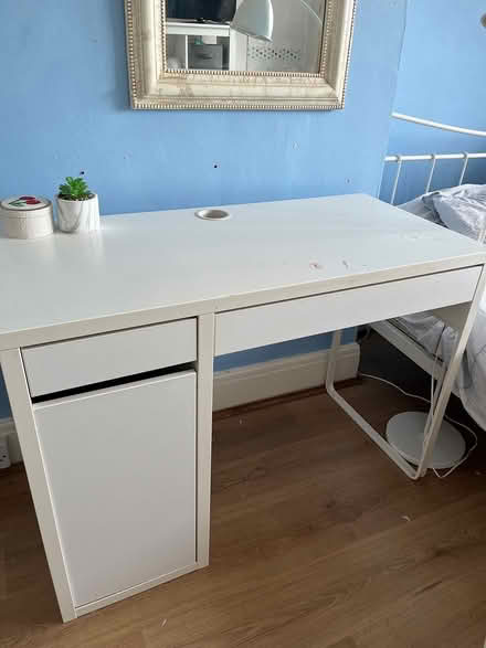 Photo of free Desk ikea (Beckenham BR3 3NL) #1